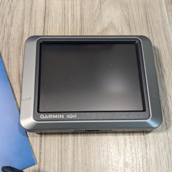 Garmin GPS nuvi 200 Affordable Navigation Touchscreen Ultra Slim - Picture 4 of 16